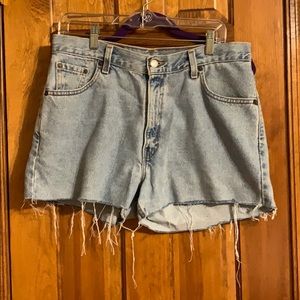 Vintage Levi’s jean shorts